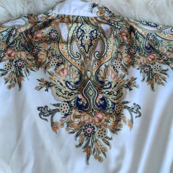 Ladies Chic Shorts Set - Picture 13 of 14